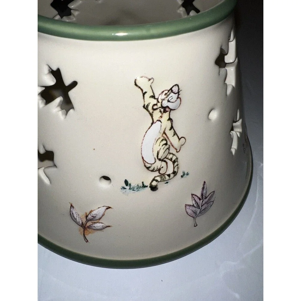 Disney Parks Winnie the Pooh & Friends Ceramic Jar Candle Lamp Shade Topper Only